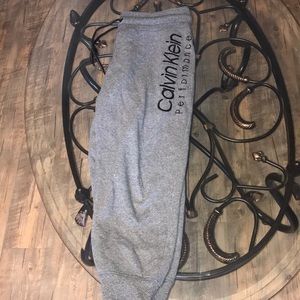 Sweats with no pockets
